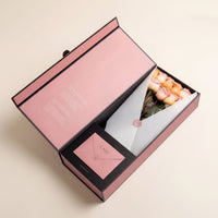 Premium-Box mit pfirsichfarbenen Rosen