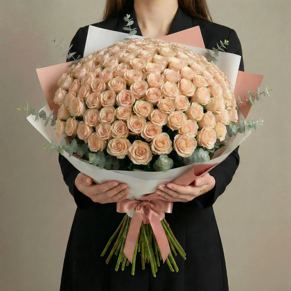 High-End Bouquet of 50 Peach Roses – QRoses